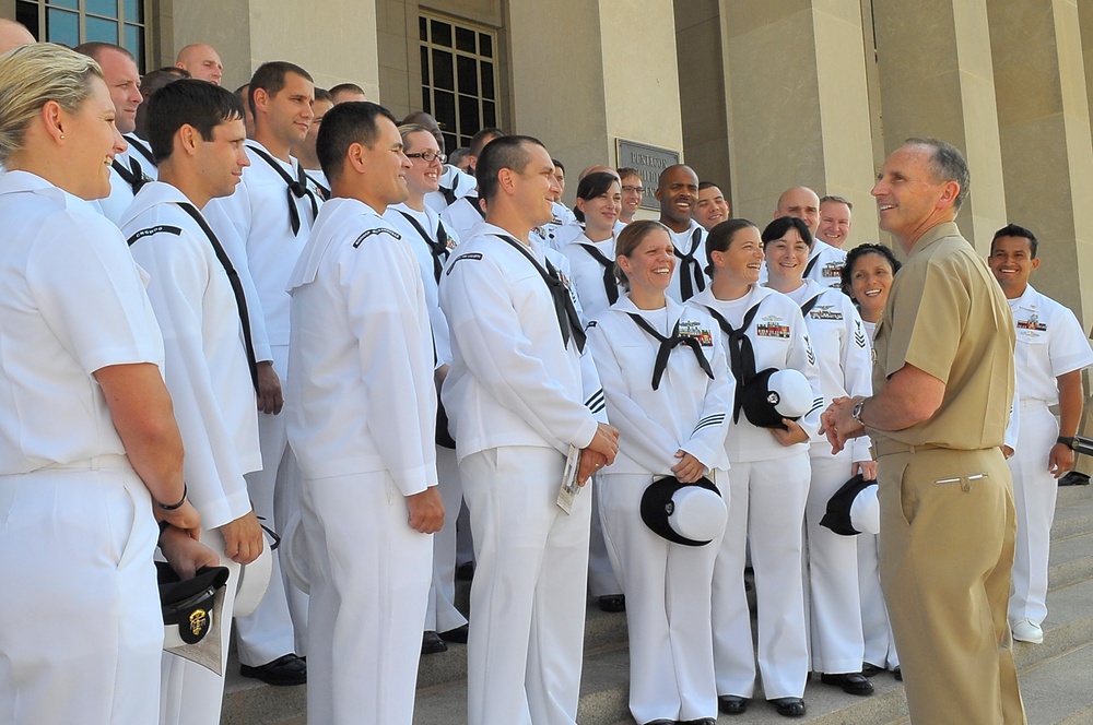 Adm. Jonathan Greenert speaks at Pentagon