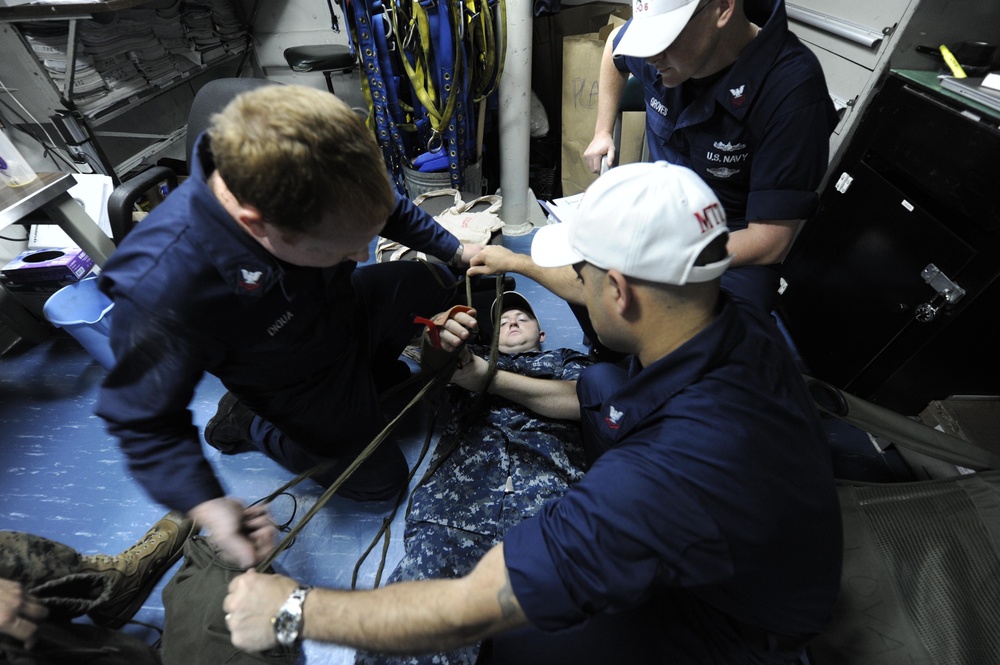 USS Bonhomme Richard medical training team