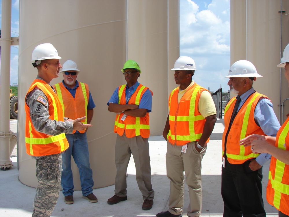 Brig. Gen. Kula honors Dallas workers' achievement