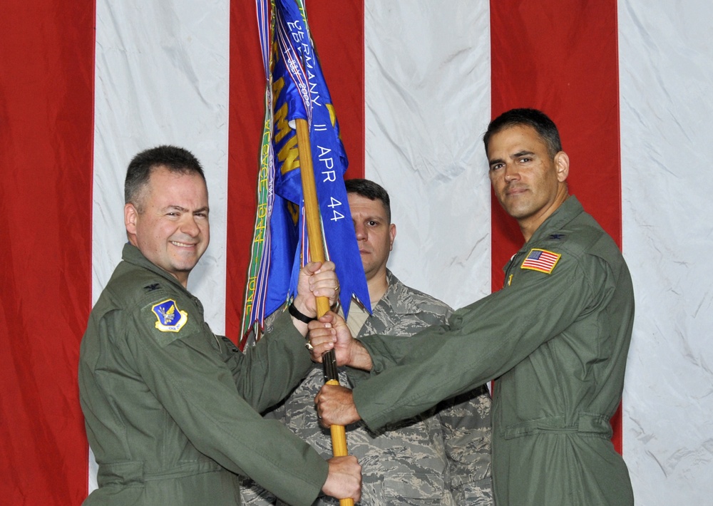 305th Operations Group change of command