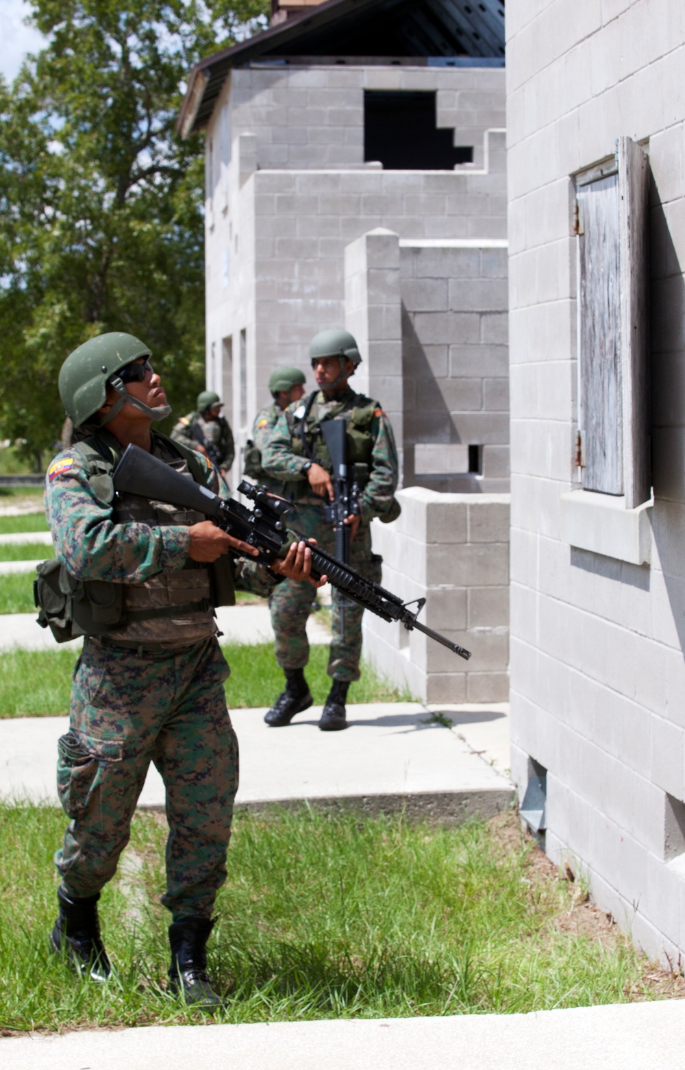 U.S. and Ecuadorian Marine Corps Training