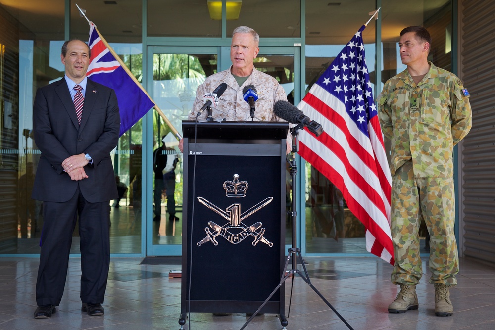 Gen. Amos visits Marines