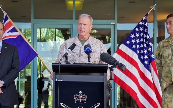 Gen. Amos visits Marines