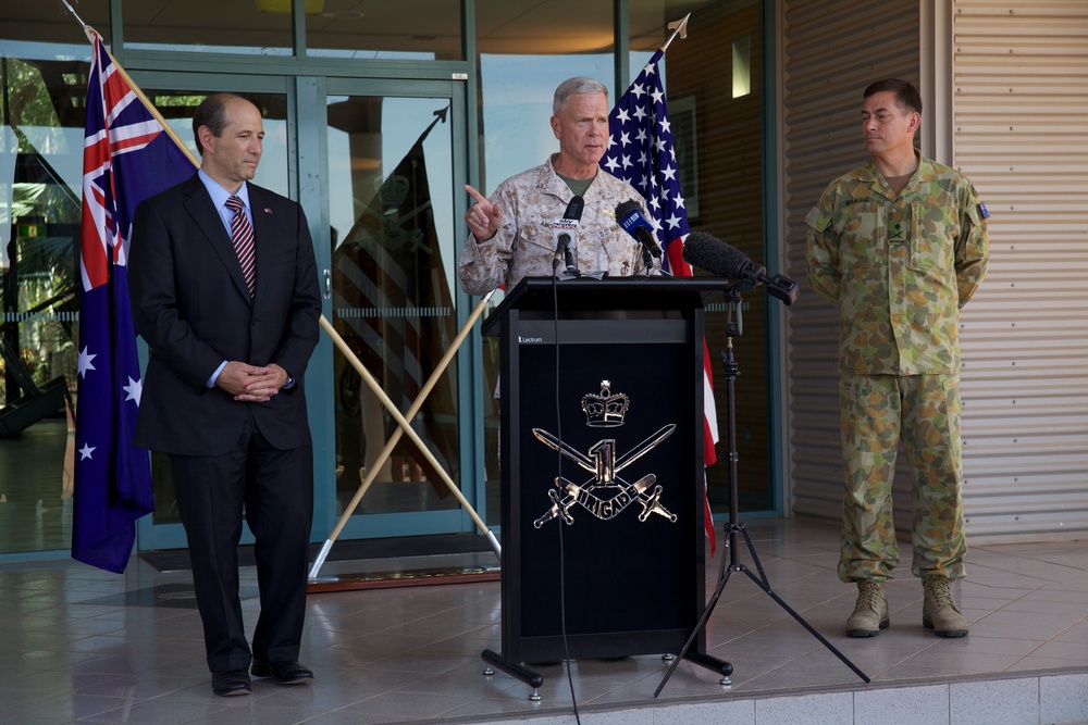 Gen. Amos visits Marines