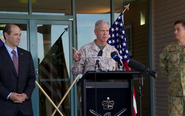 Gen. Amos visits Marines