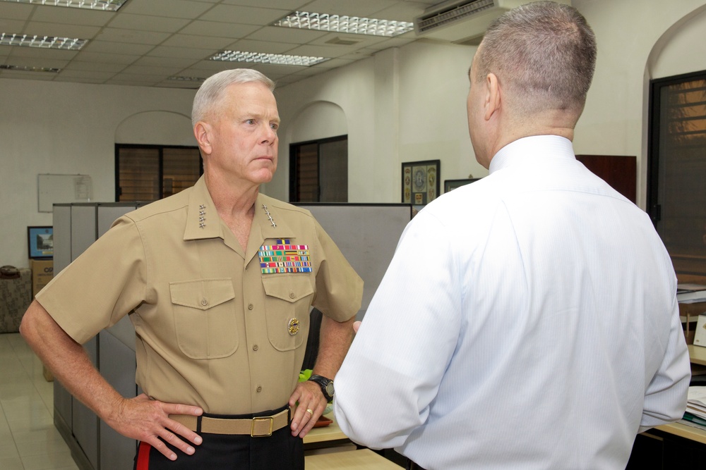 Gen. Amos visits Marines