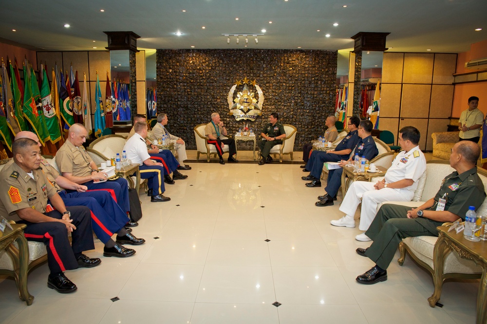 Gen. Amos visits Marines