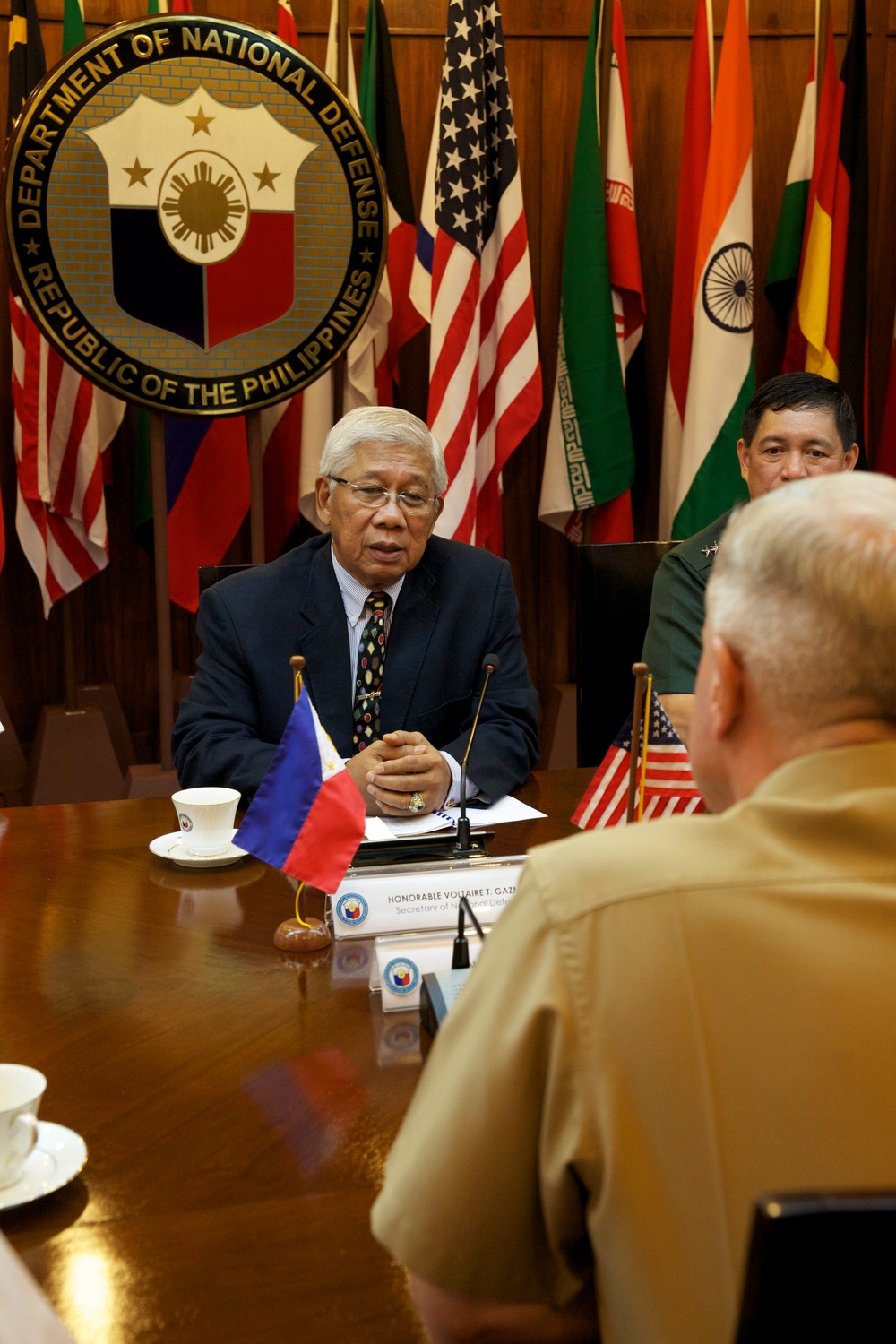 Gen. Amos visits Marines