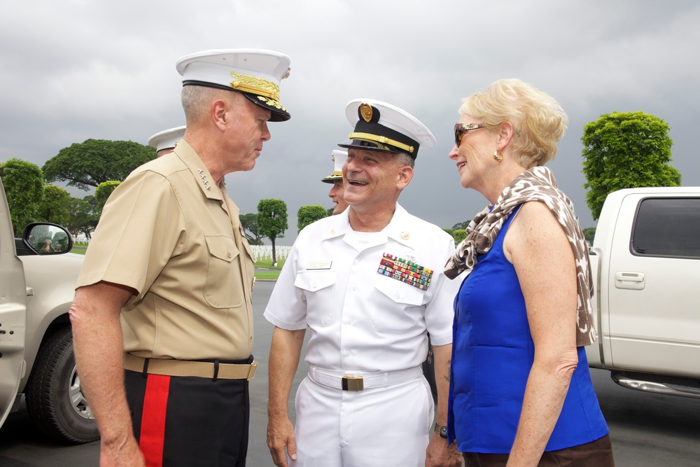 Gen. Amos visits Marines
