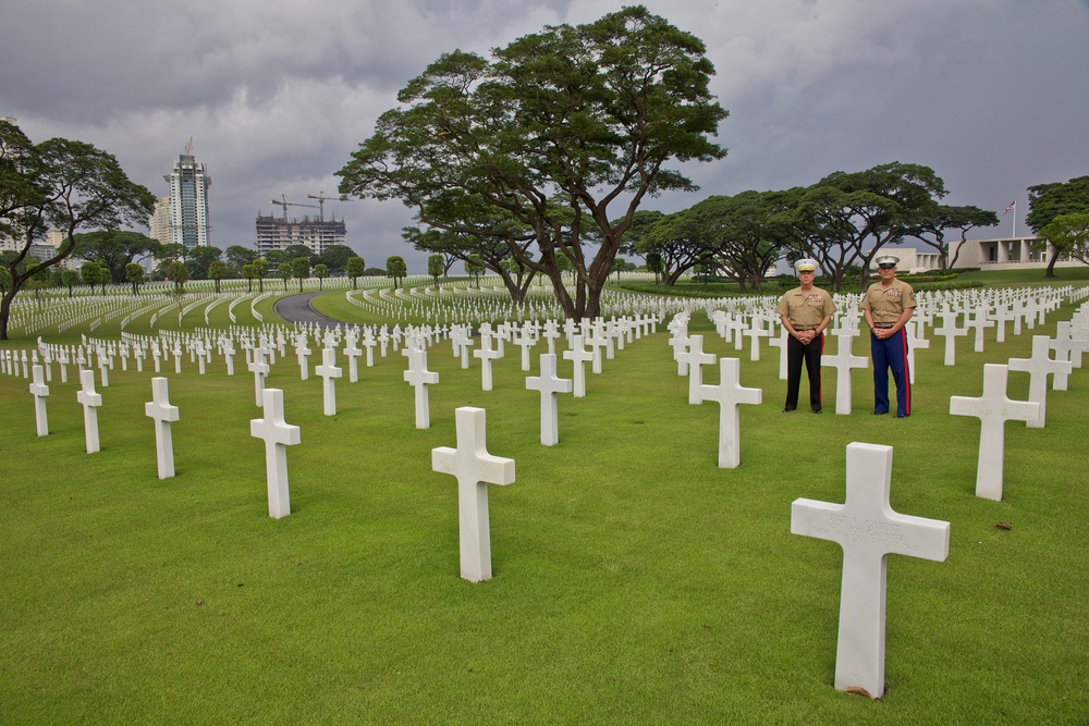 Gen. Amos visits Marines