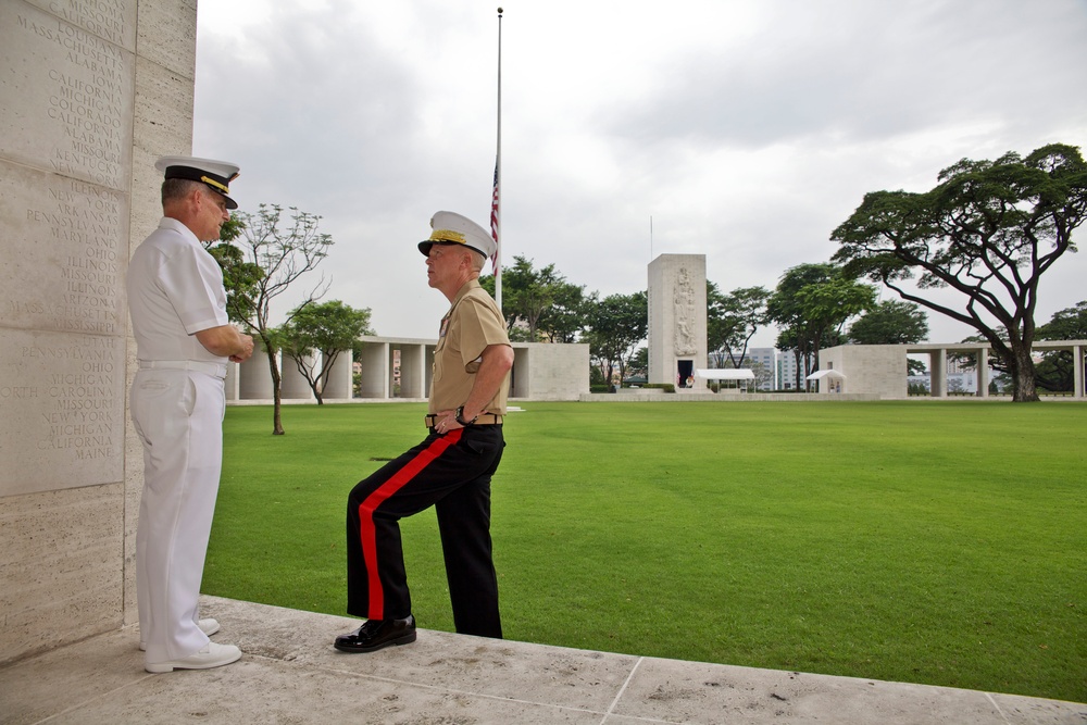 Gen. Amos visits Marines