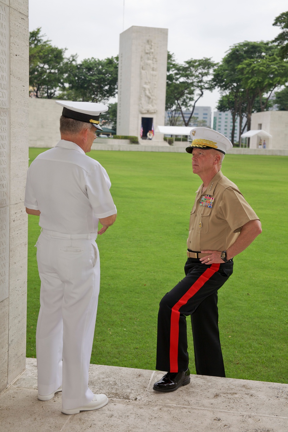 Gen. Amos visits Marines