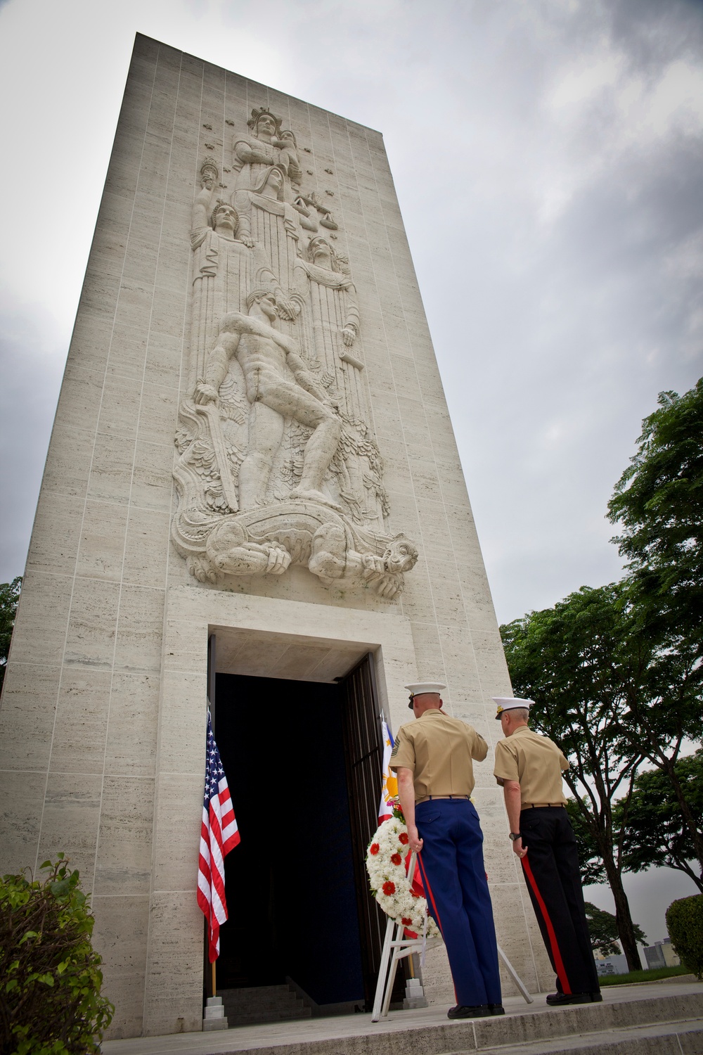 Gen. Amos visits Marines