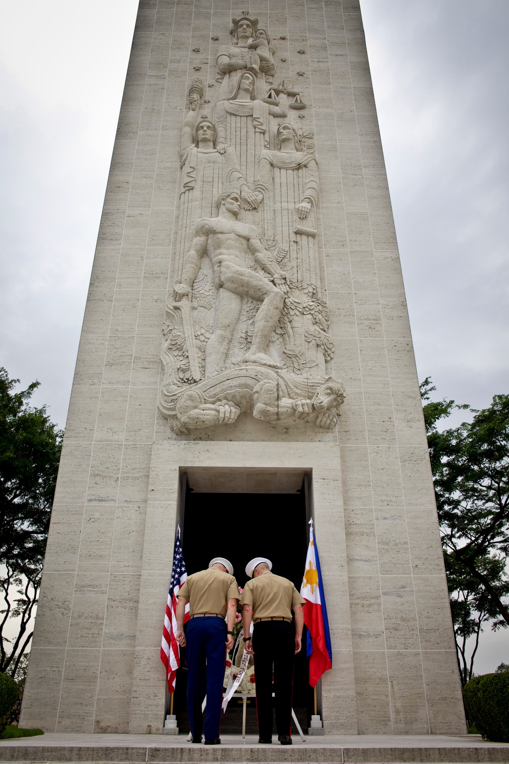 Gen. Amos visits Marines