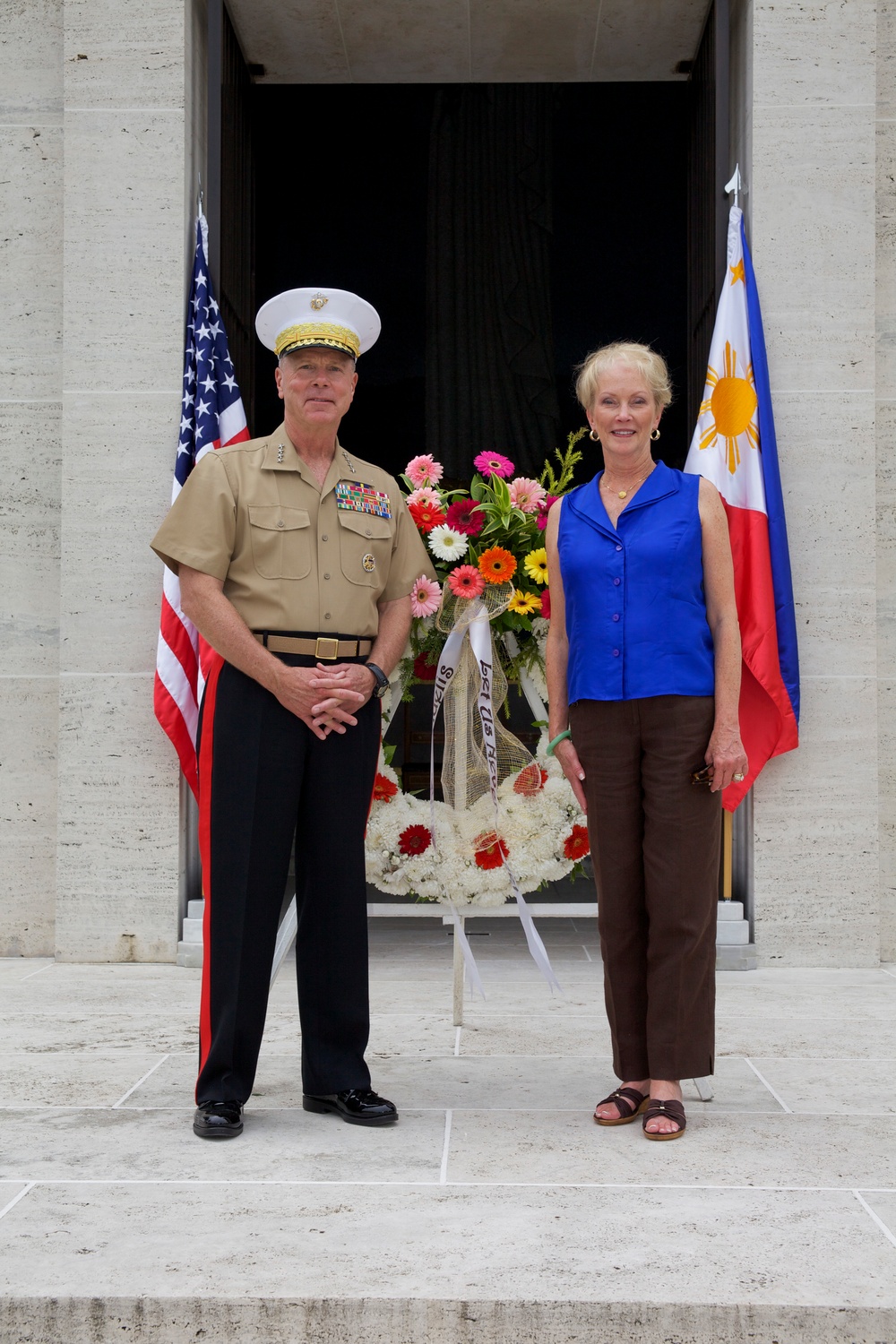 Gen. Amos visits Marines