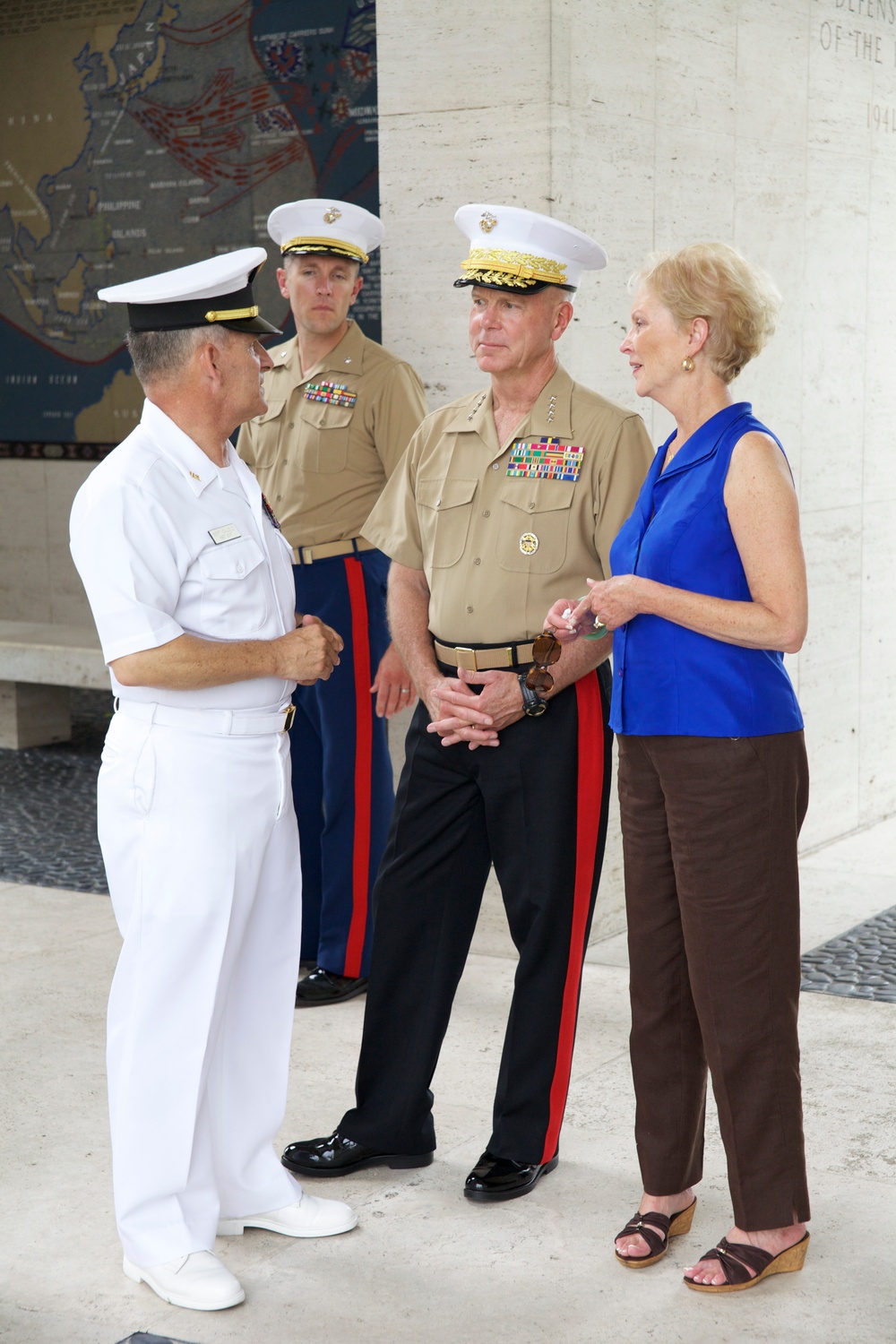 Gen. Amos visits Marines