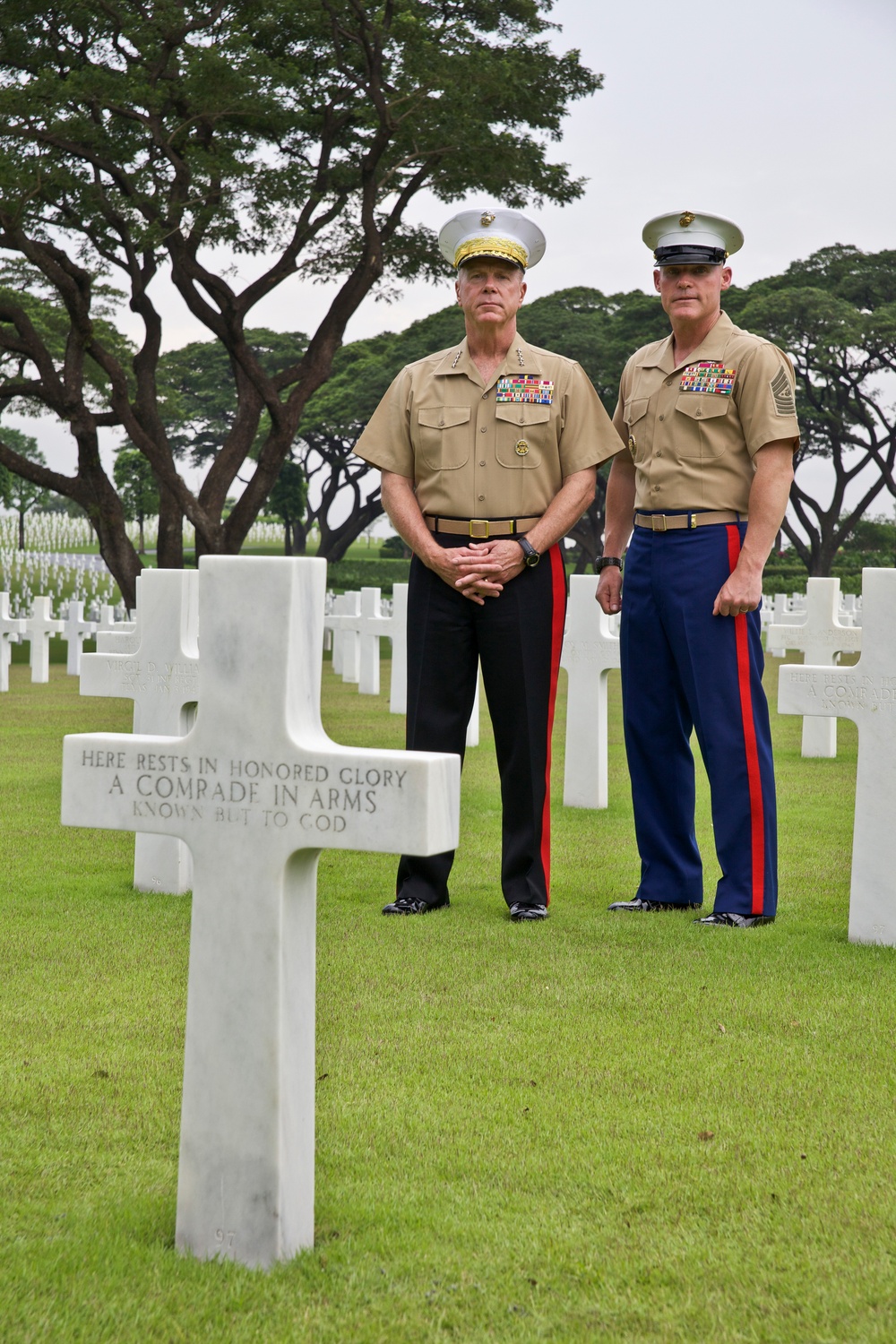 Gen. Amos visits Marines