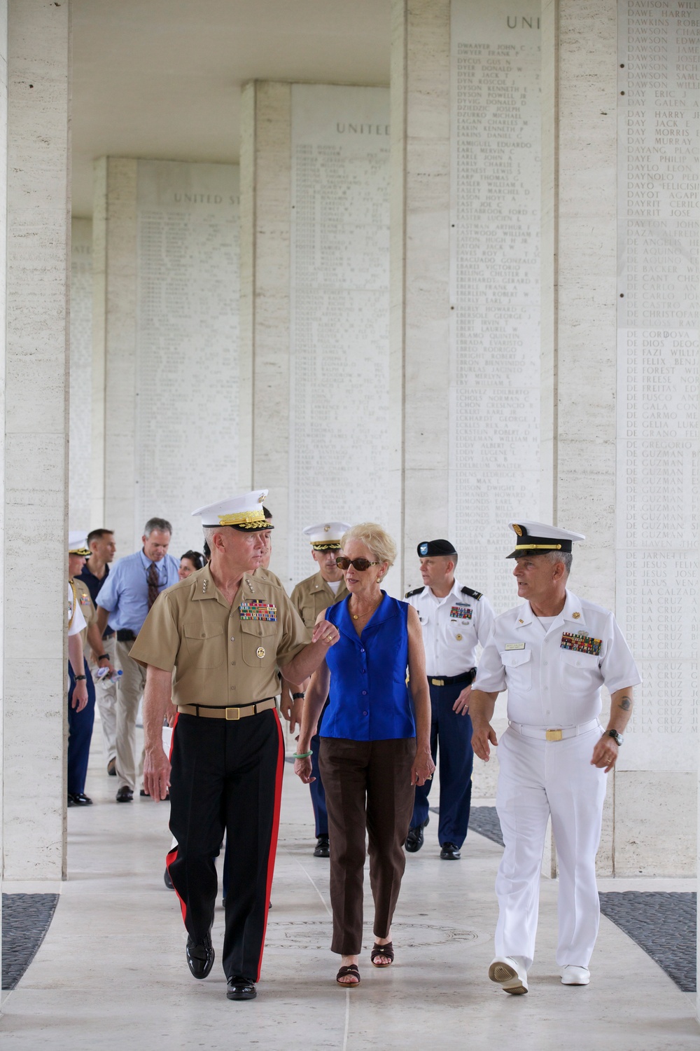 Gen. Amos visits Marines