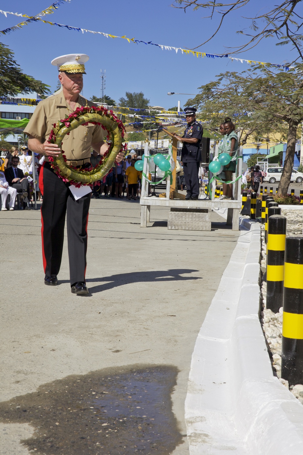 Gen. Amos visits Marines
