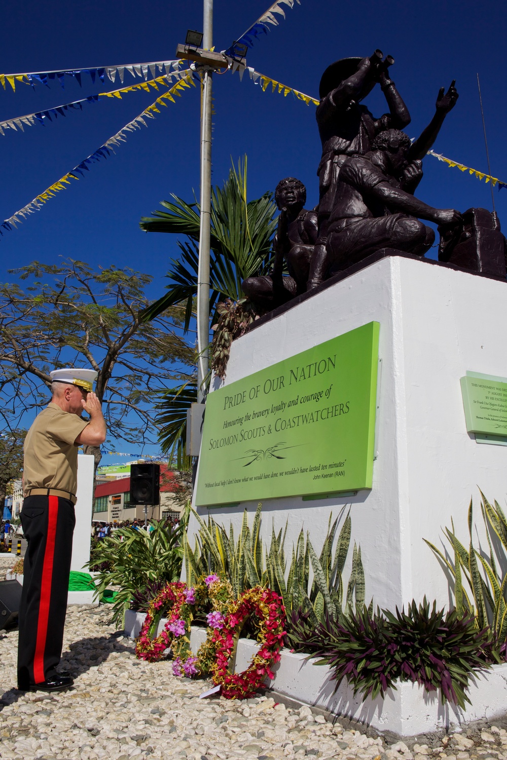 Gen. Amos visits Marines