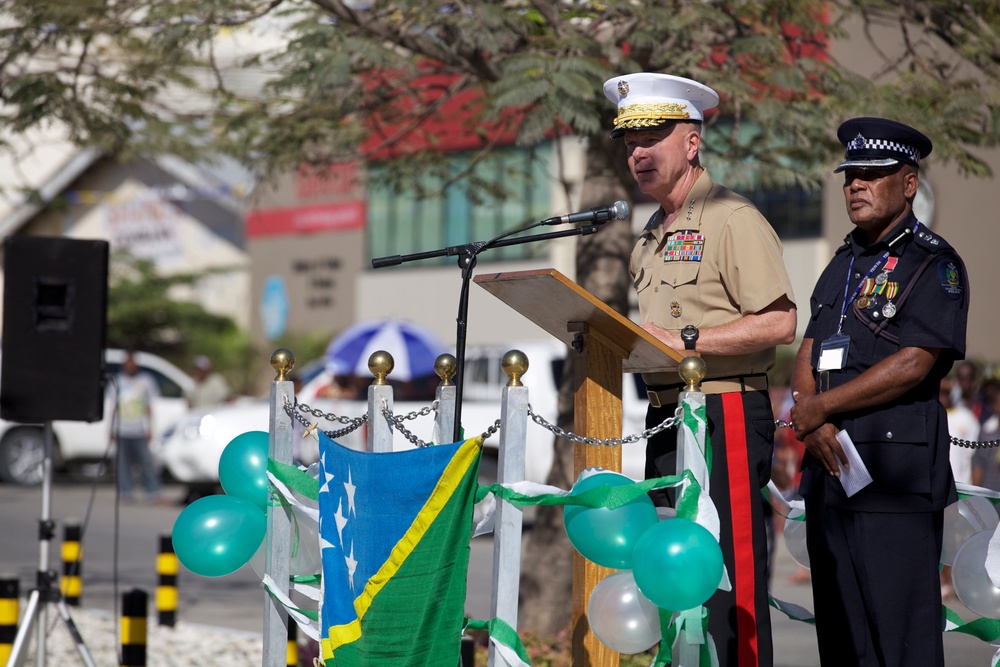 Gen. Amos visits Marines