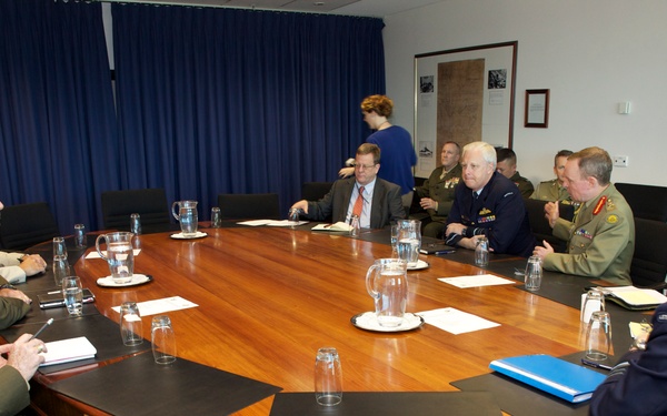 Gen. Amos visits Marines