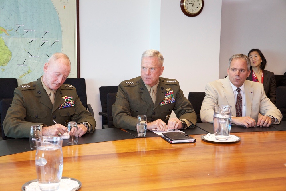 Gen. Amos visits Marines