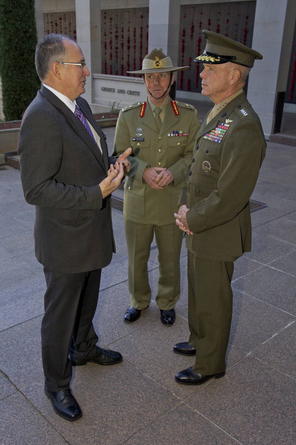 Gen. Amos visits Marines