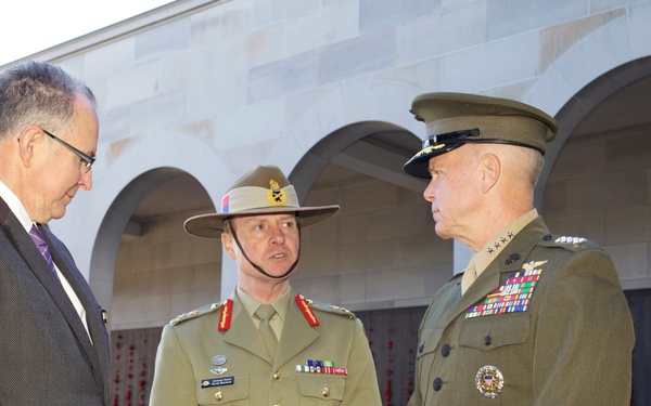 Gen. Amos visits Marines