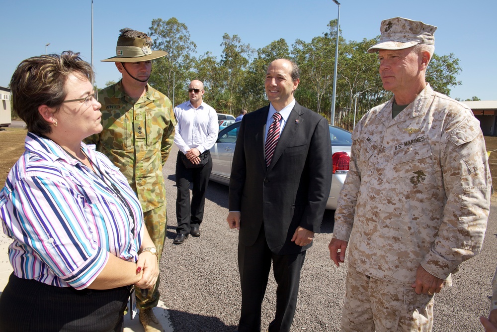 Gen. Amos visits Marines