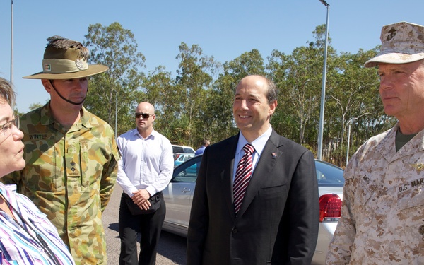 Gen. Amos visits Marines