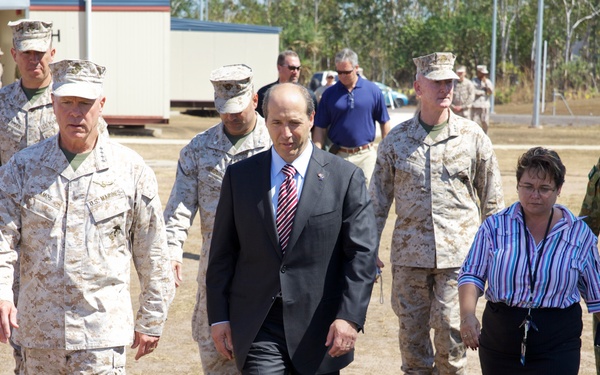 Gen. Amos visits Marines