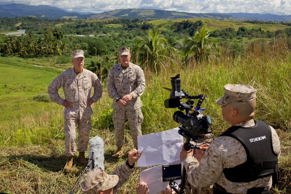 Gen. Amos visits Marines