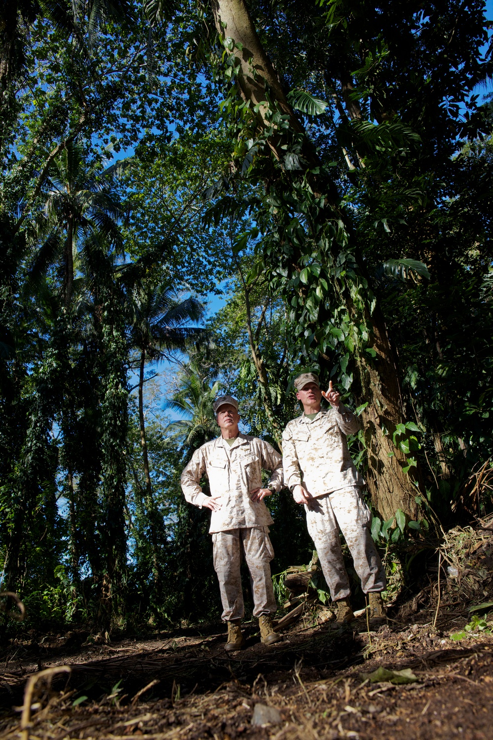 Gen. Amos visits Marines