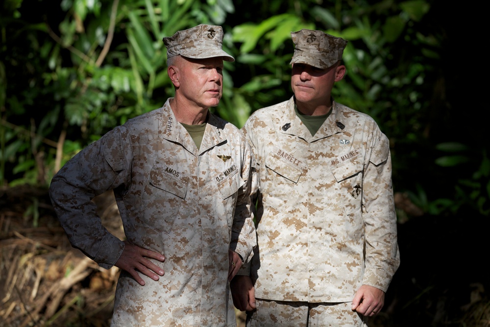 Gen. Amos visits Marines