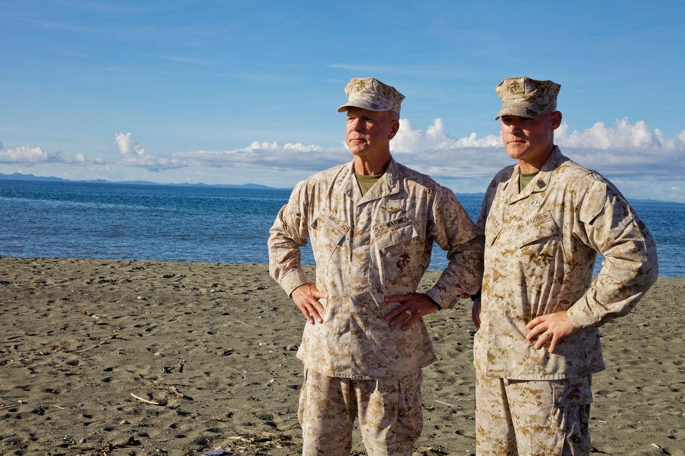 Gen. Amos visits Marines
