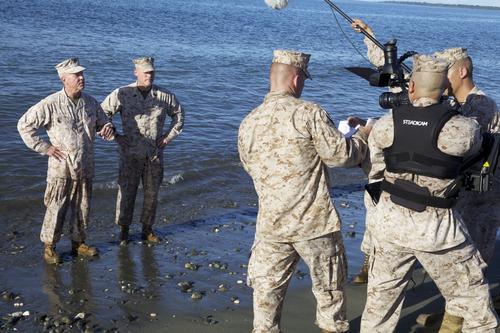 Gen. Amos visits Marines