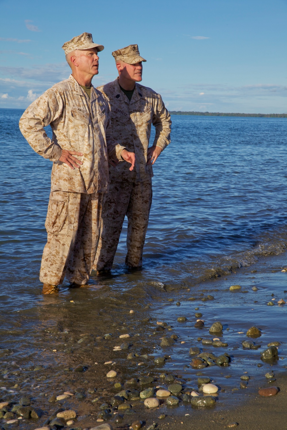 Gen. Amos visits Marines