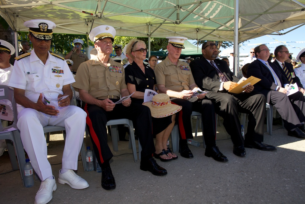 Gen. Amos visits Marines