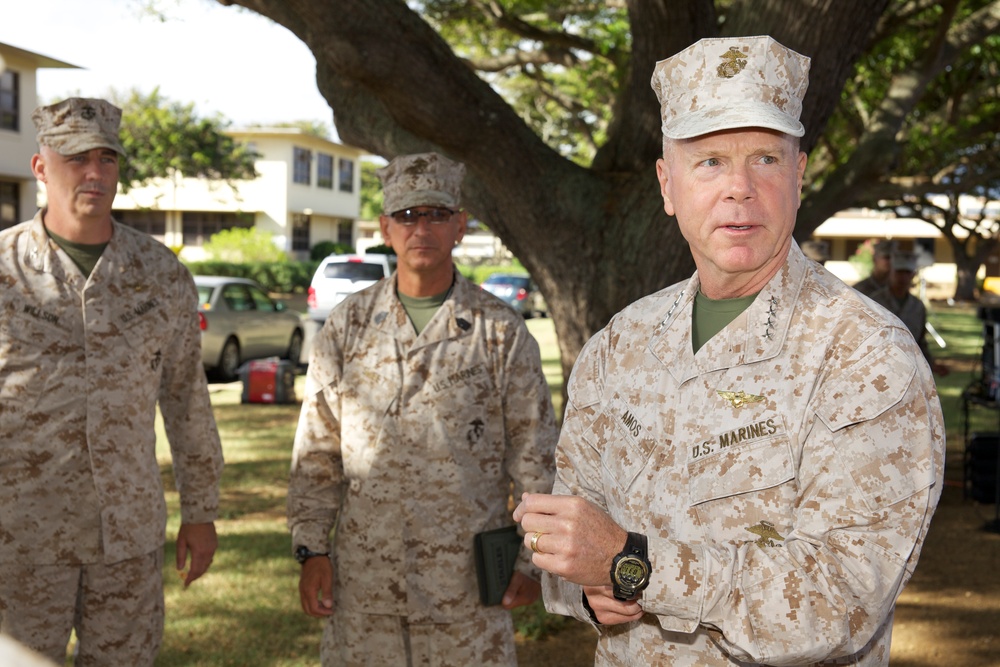 Gen. Amos visits Marines