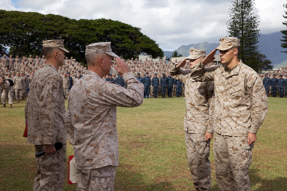 Gen. Amos visits Marines