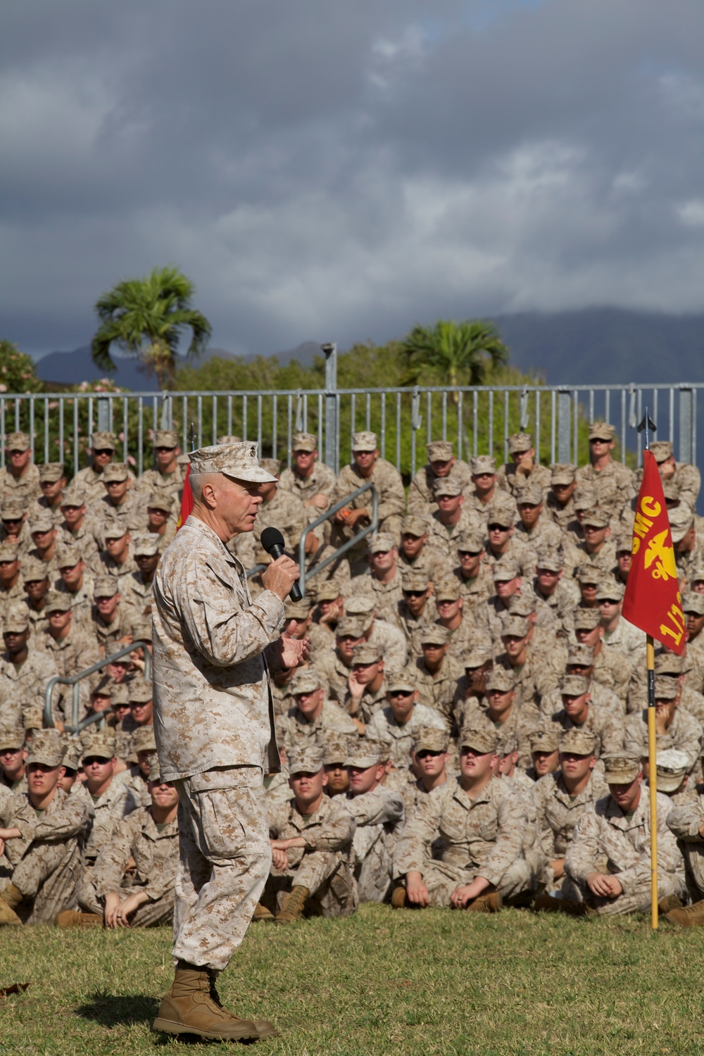 Gen. Amos visits Marines