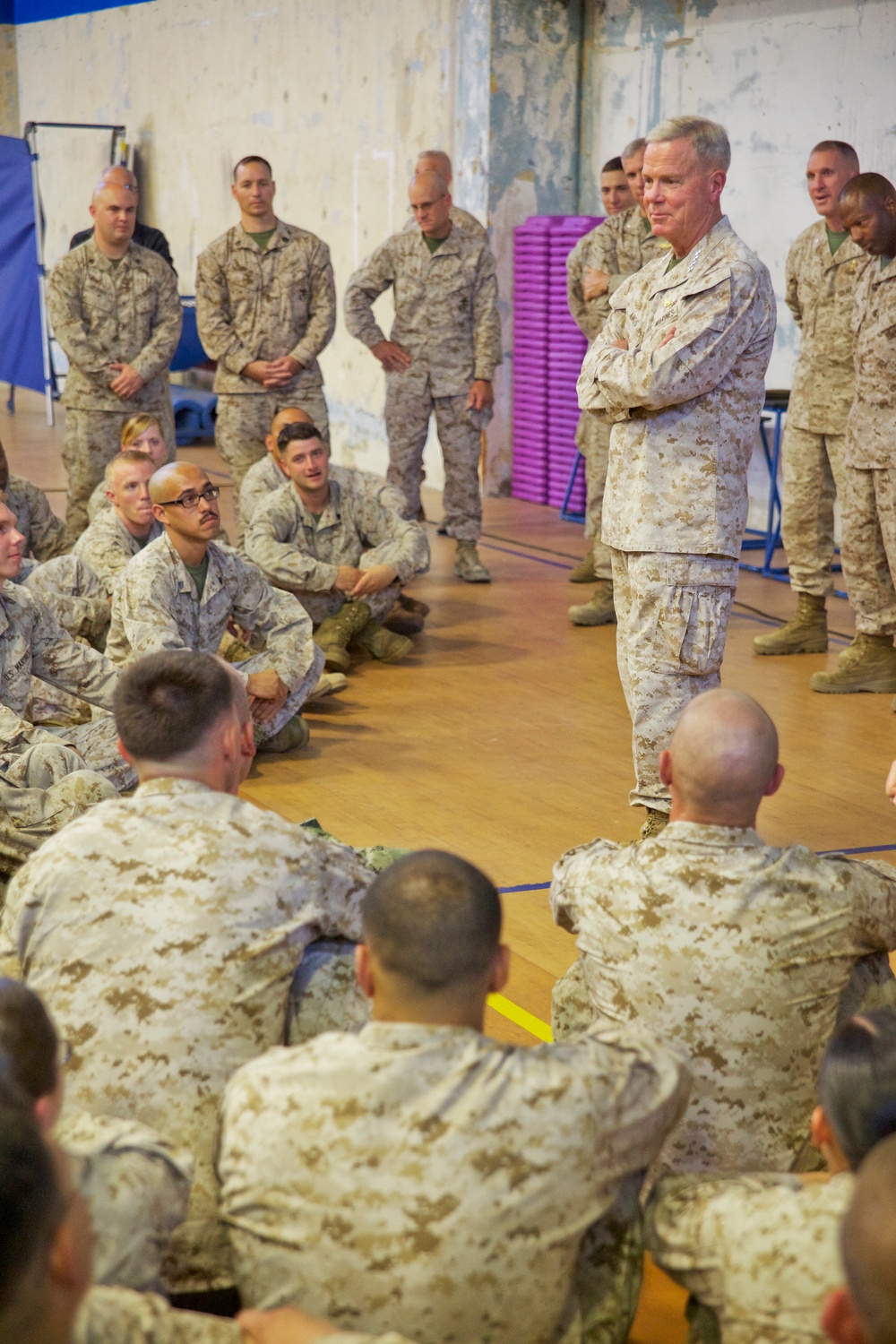 Gen. Amos visits Marines