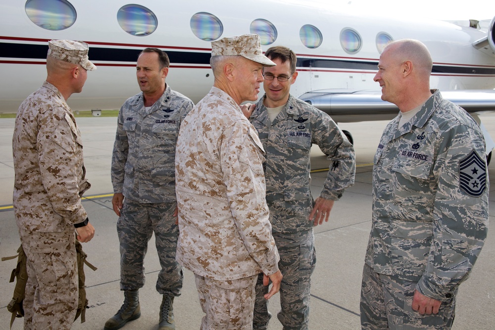 Gen. Amos visits Marines