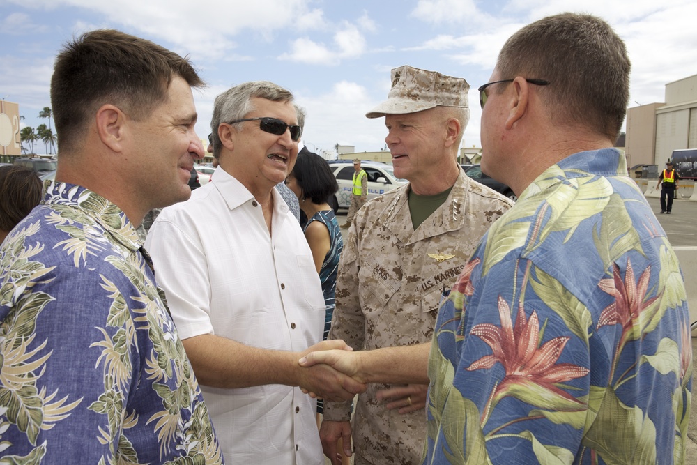 Gen. Amos visits Marines