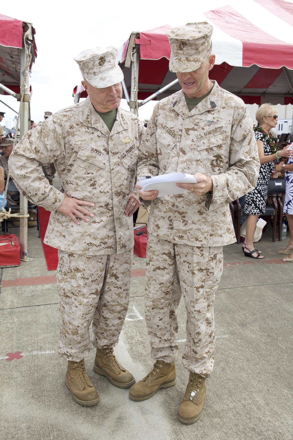 Gen. Amos visits Marines