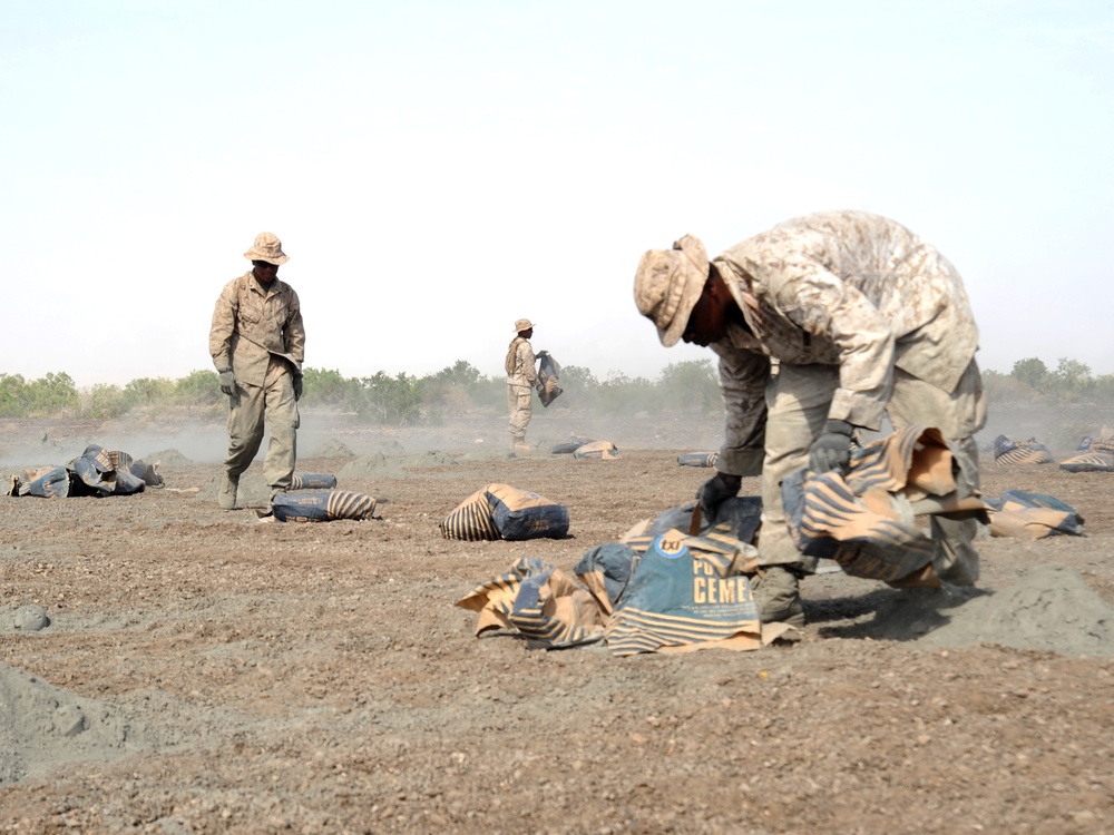 DVIDS - Images - LZ Bull Assault Strip Construction [Image 8 of 21]