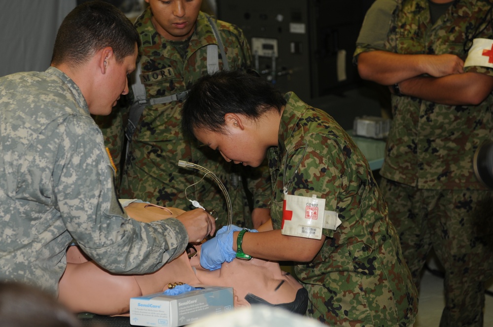 USARPAC MEDEX 12 gives opportunity for Japanese and US medics to train