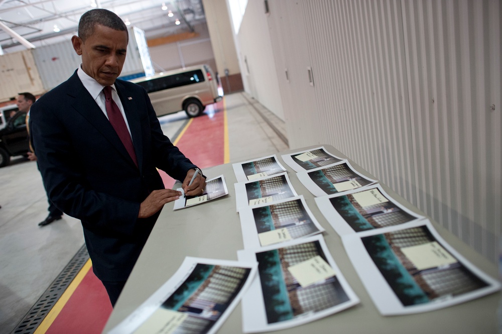 President Obama visits troops