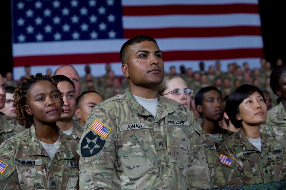 President Obama visits troops